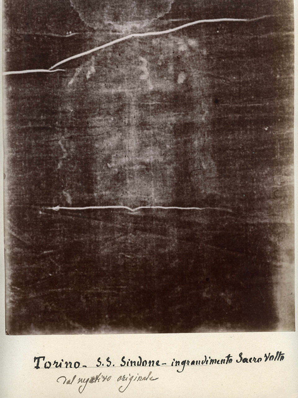 Negativo fotografico della Sacra Sindone, scattato da Secondo Pia (Torino, 1898). Negativo fotografico della Sacra Sindone, scattato da Secondo Pia (Torino, 1898).